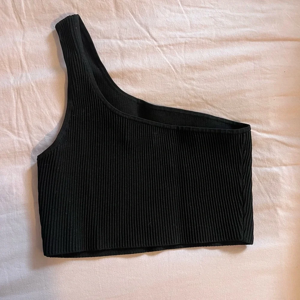 Aritzia Babaton Sculpt Knit Black One-Shoulder Women's Top - Picture 5 of 5